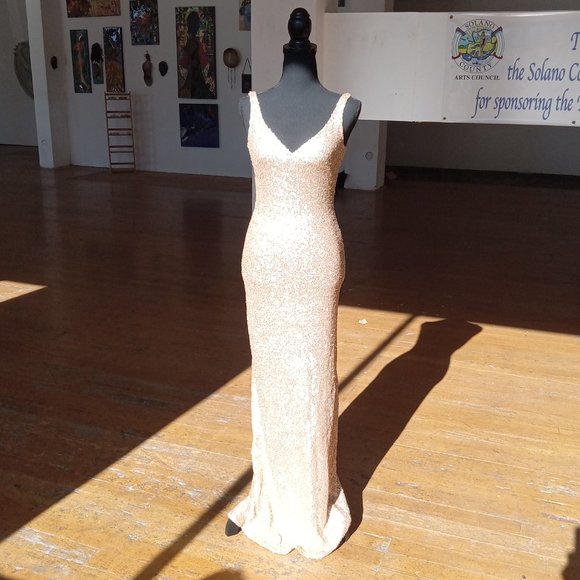 Light gold Full length sequin gown - Picture 10 of 10